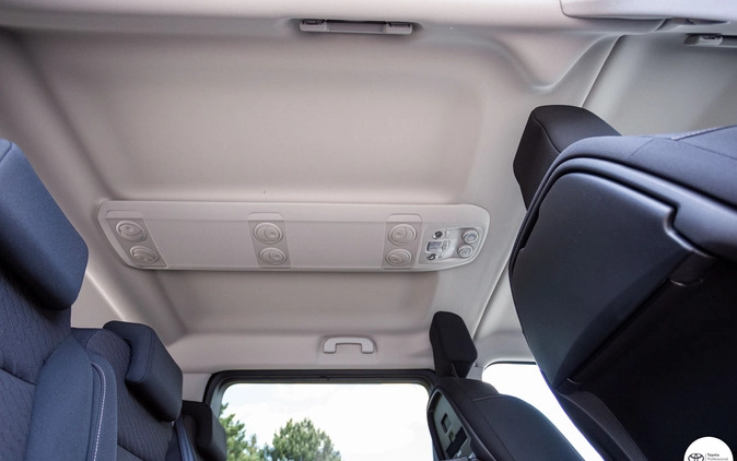 Toyota Proace Verso cena 226000 przebieg: 5, rok produkcji 2023 z Bogatynia małe 667